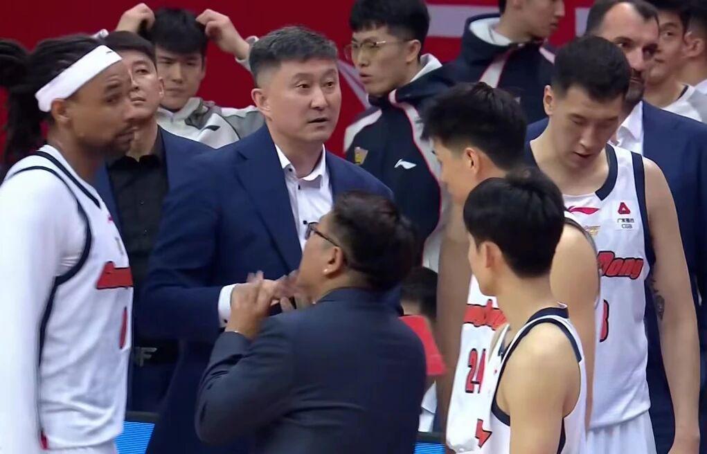 华体会体育-广东男篮创耻辱纪录，北京男篮一大问题明显，王少杰将重返北控！